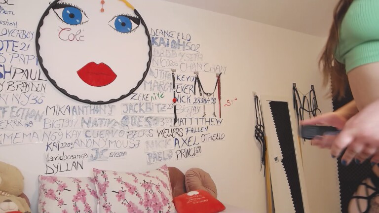 SYIA's Streamate show and profile