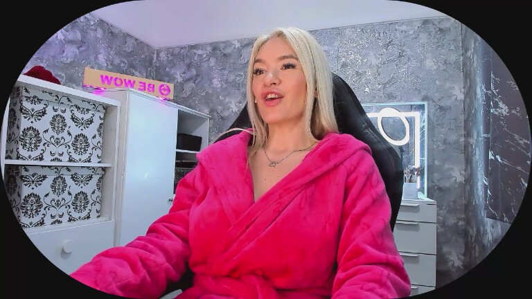 BE_WOW's Streamate show and profile