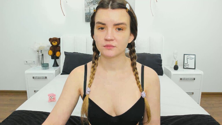 Reneswee's Streamate show and profile