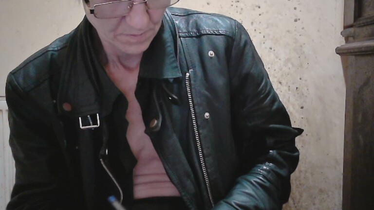 yougeny's Streamate show and profile