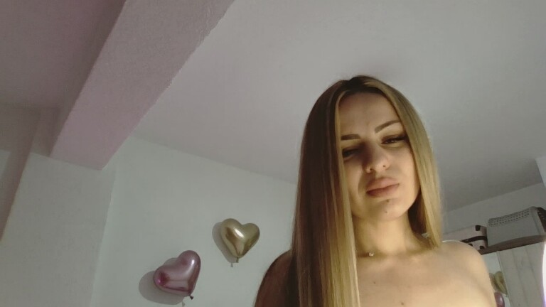 EMYILIA's Streamate show and profile