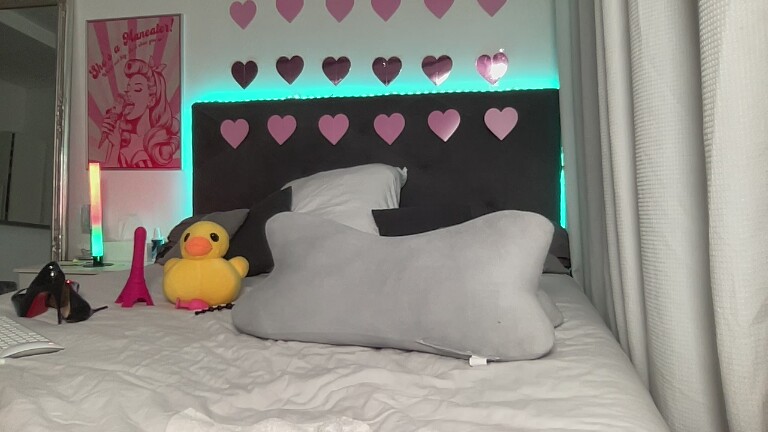 VIRGINIECAPRICE's Streamate show and profile